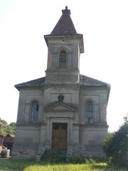 průčelí kostela