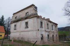 pohled zezadu zprava