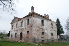 pohled zezadu zleva