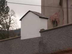 pohled zezadu zleva