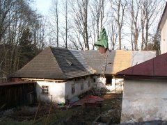 pohled zleva