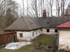 pohled zleva