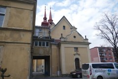 pohled zezadu zprava