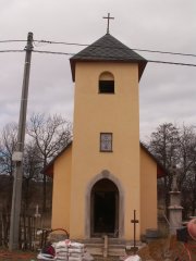 průčelí kaple