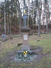 Ukřižovaný v areálu hřbitova