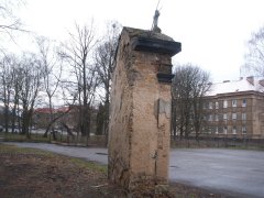 pohled zezadu zleva