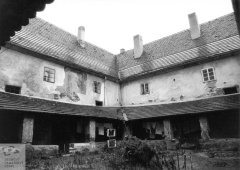 rajský dvůr