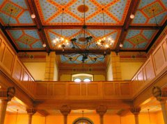 interiér opravené synagogy