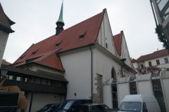 pohled zezadu zprava