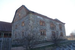 pohled zezadu zleva