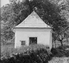 historické foto kaple (výřez z předchozí fotografie)