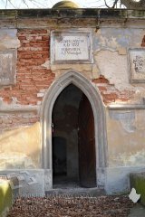 vchod do kaple