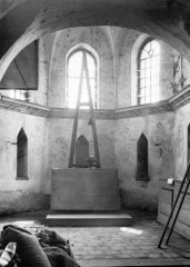 historické foto interiéru kaple - presbytář