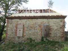 pohled zprava - nové krovy