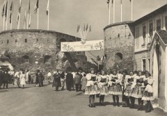 starší foto kaple (zcela vpravo)