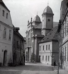 starší foto synagogy