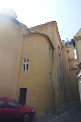 pohled zezadu zleva