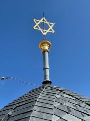detail zakončení věže synagogy