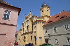 pohled zepředu zprava