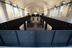 interiér synagogy
