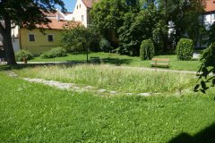 pohled na základy kaple zezadu zprava