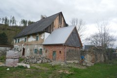 pohled zepředu zprava