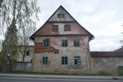 pohled zleva