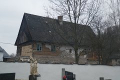 pohled zezadu zprava