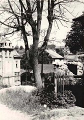 historické foto kaple (vpravo)