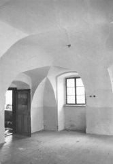 pohled do interiéru - přízemí fary