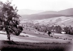 historické foto márnice (při pravém okraji)