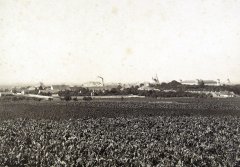 pohled na holešov od Žop - Rosova kaple v popředí