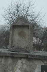 kaplička křížové cesty před opravou