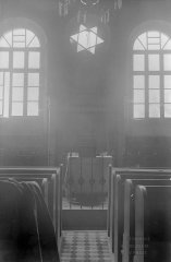 starší foto interiéru synagogy - aron ha-kodeš