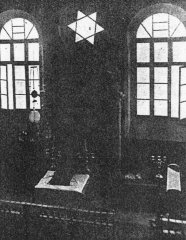 starší foto interiéru synagogy - aron ha-kodeš