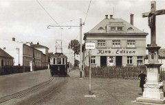 místo, kde kaple stála (za křížem)