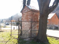 pohled zezadu zleva