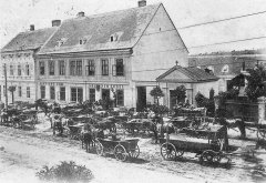 historické foto kaple (vpravo od restaurace "Zum Golden Engel")