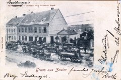 kaple na dobové pohlednici (vpravo od restaurace "Zum Golden Engel")