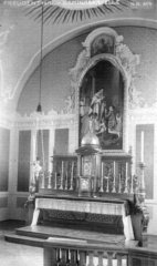 interiér kaple