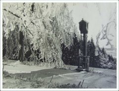 jedno ze zastavení křížové cesty vzniklé v roce 1916
