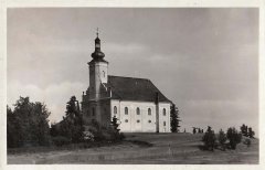 historické foto vikářství (vlevo v zahradě)