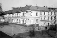 mateřinec - roh nám. Jana Žižky a Revoluční ulice, v tuto dobu již jako Střední zemědělská škola