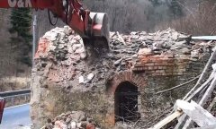 demolice původní kaple