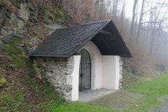 pohled zepředu zleva