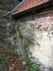 závěr levé stěny původní kaple