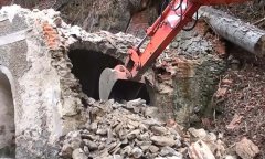 demolice původní kaple