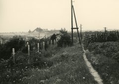 pohled na hřbitov (vlevo)