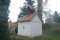 pohled zezadu zprava
