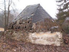 pohled zezadu zprava